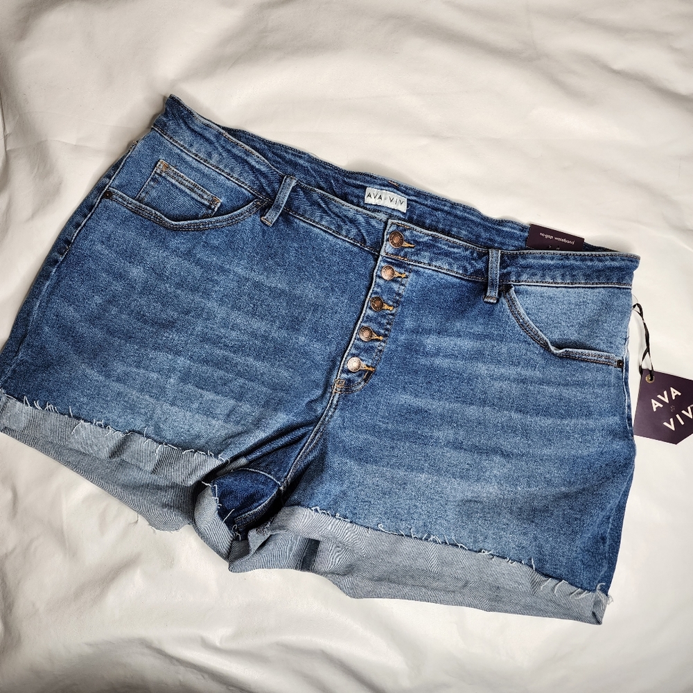Ava & Viv Denim Shorts Mid Rise Midi Medium Wash Women's Plus Size 24W NWT